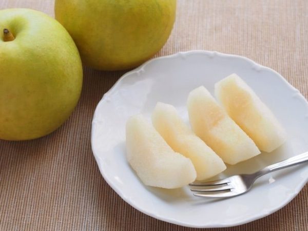 梨の変色の防止法 色が変わる理由や色が変わっても食べれるか 食べ方も 食生活研究所 食 ラボ