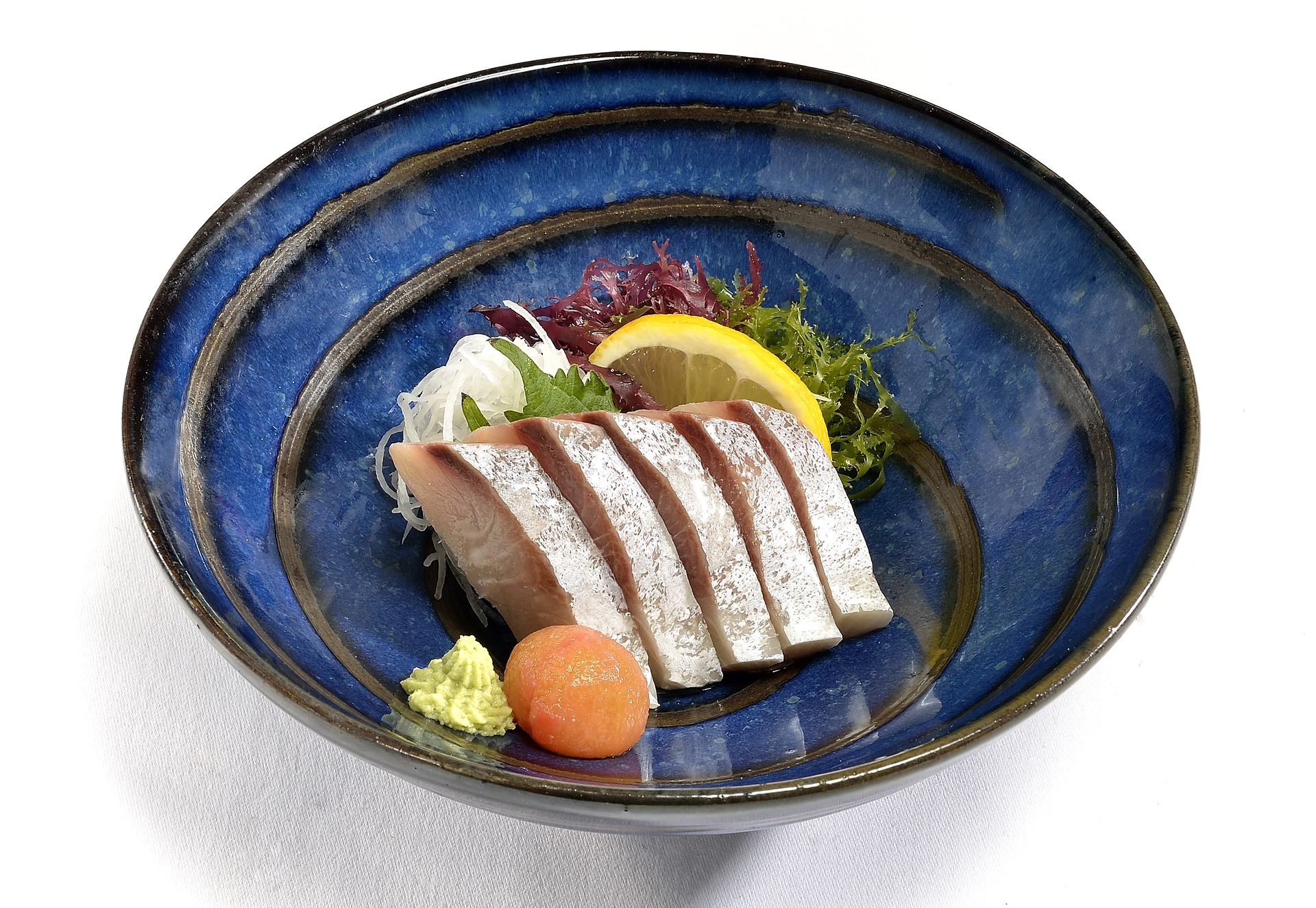 ブリとハマチの違い!カンパチとの違いやどれが出世魚か、見た目や身質、味や旬も違う | 食生活研究所 -食☆ラボ-